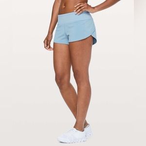 Lululemon Speed Up Low-Rise Lined Short 2.5” in Cascade Blue size 4